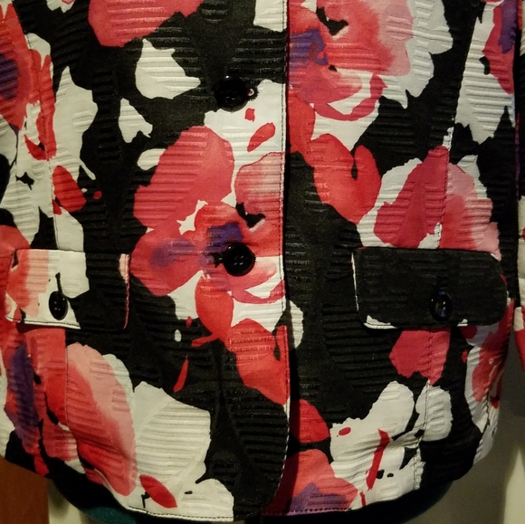 Like new Alfred Dunner Suit Jacket, Size 12P - Picture 3 of 8